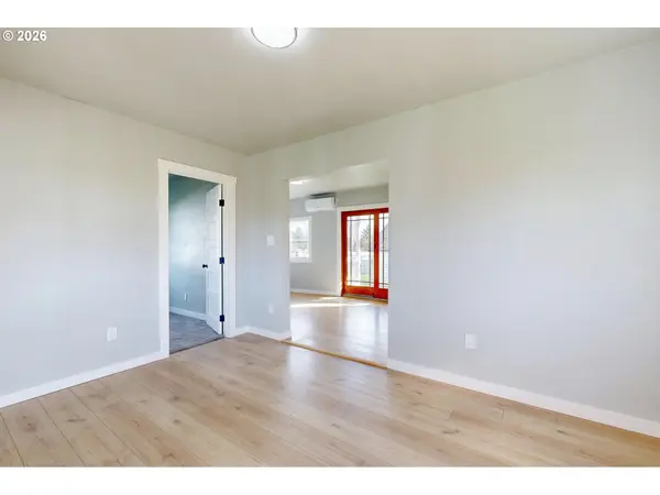 255 COLLEGE ST, Adams, OR 97810