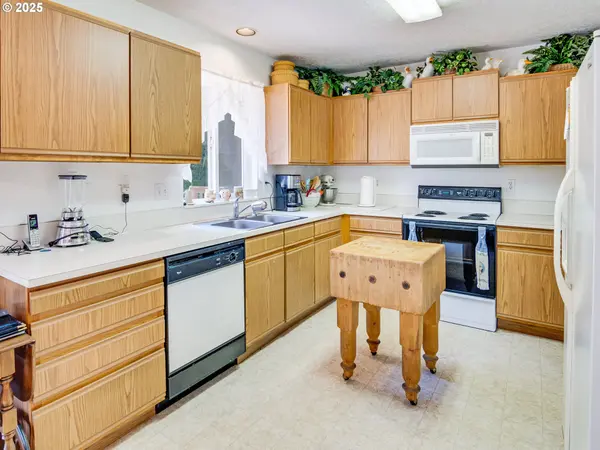 635 SE BALL BLVD, Waldport, OR 97394