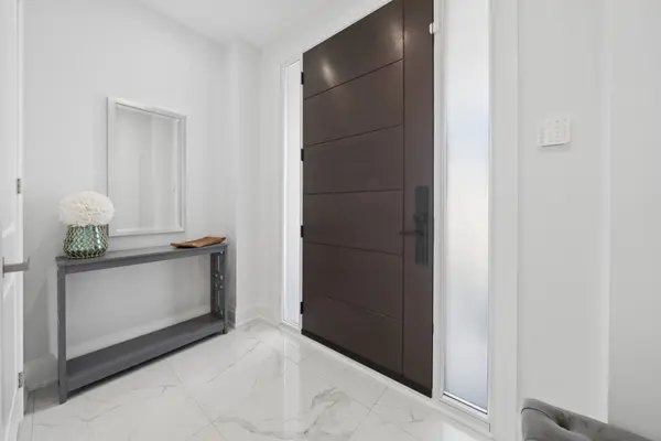 123 Ben Sinclair AVE, East Gwillimbury, ON L9N 0S3