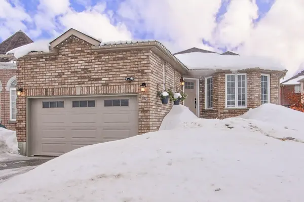 62 Cloughley DR,  Barrie,  ON L4N 9T7