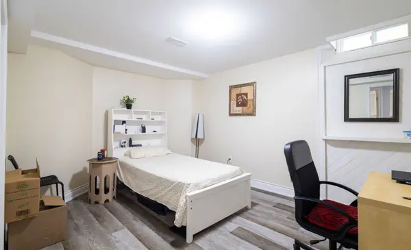 3183 Valcourt CRES #Lower, Mississauga, ON L5L 5K2