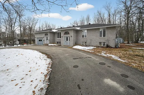 4 South Point DR, Rideau Lakes, ON K7A 4S5