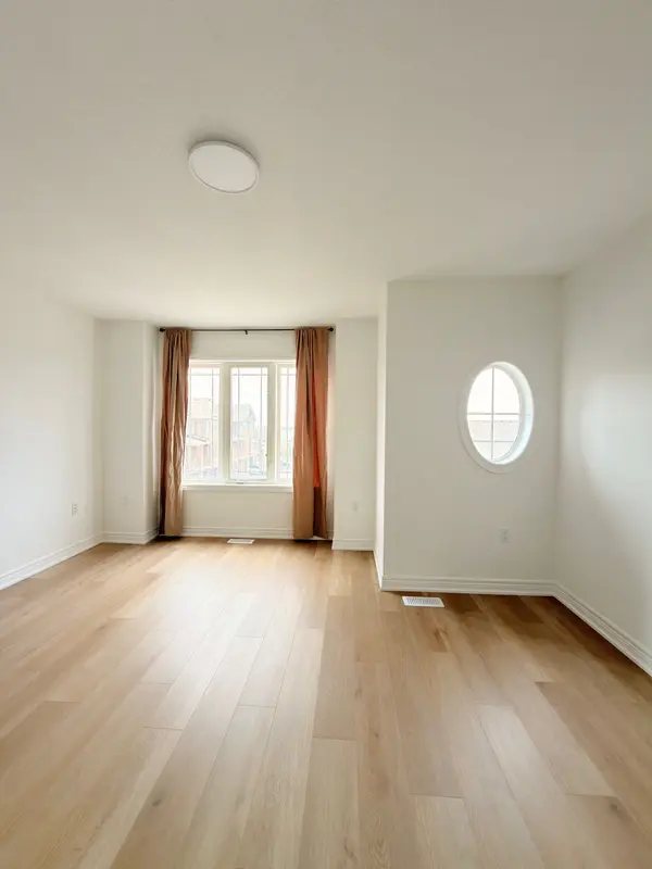 60 Bloom CRES, Hamilton, ON L0R 1P0