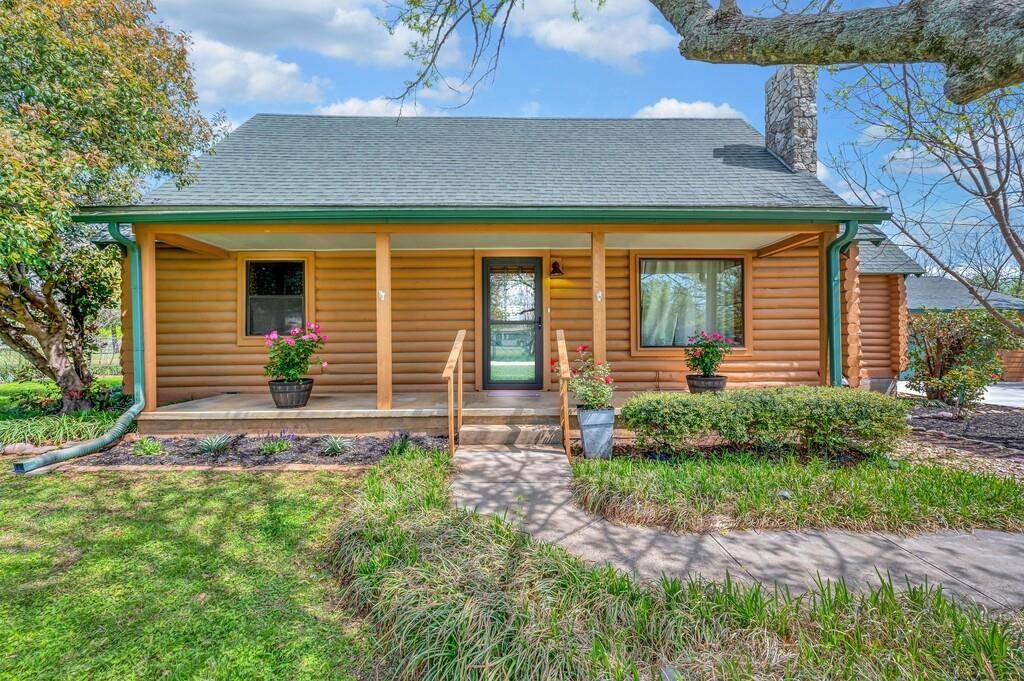 114 Quail Lake Drive W, Whitney, TX 76692