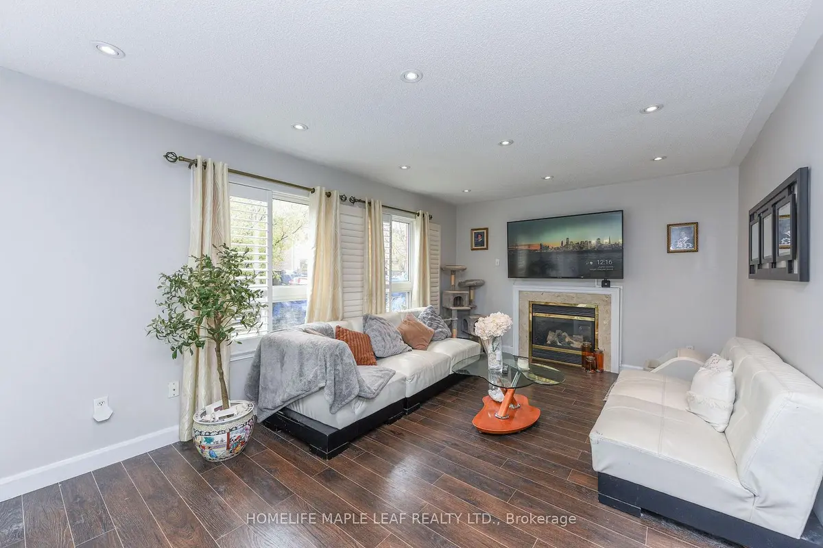 250 Brisdale DR, Brampton, ON L7A 2T3