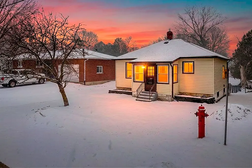 626 13th AVE, Hanover, ON N4N 2X1