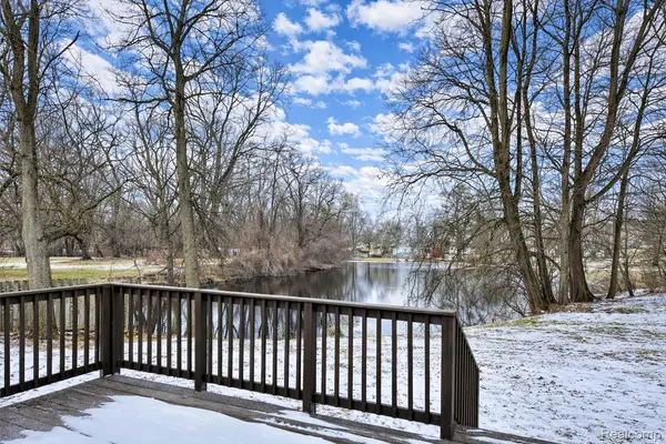 2200 Marston DR N, Waterford Charter Township, MI 48327