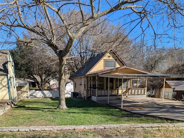 8161 Deer View Circle, Granbury, TX 76049