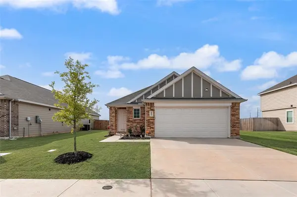 1117 Takeoff Avenue, Fort Worth, TX 76131