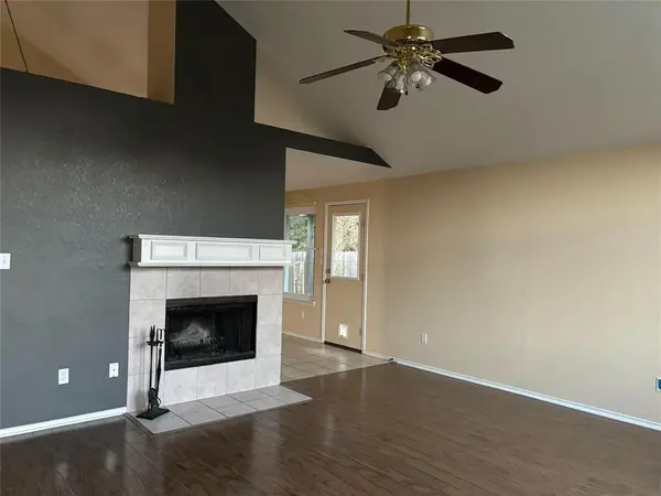 1210 Hidden Oaks Drive, Mansfield, TX 76063