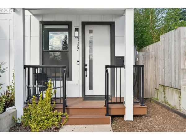 1307 SW CARSON ST, Portland, OR 97219