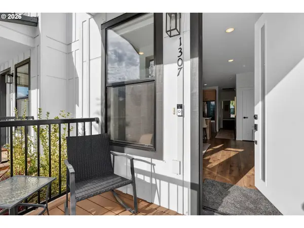 1307 SW CARSON ST, Portland, OR 97219