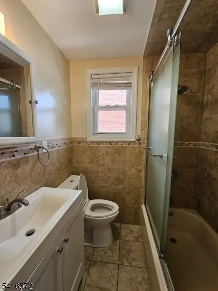 240 Copeland Ave, Lyndhurst Twp., NJ 07071