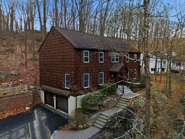 30 Cardinal Rd, Allamuchy Twp., NJ 07840