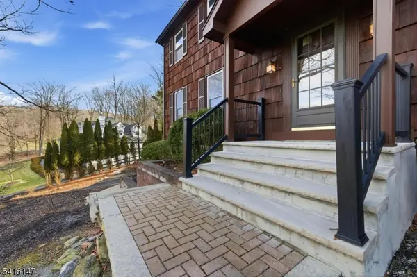 30 Cardinal Rd, Allamuchy Twp., NJ 07840