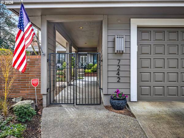 7242 SW LAKE BLUFF CT, Wilsonville, OR 97070