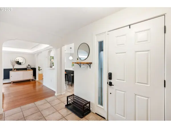 10901 S RIVERSIDE DR, Portland, OR 97219