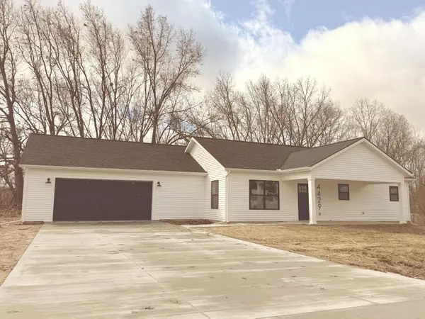 4429 Meadow Brook LN, Greenville, MI 48838