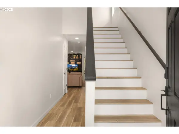 5098 NE SCHOELER CIR, Hillsboro, OR 97124