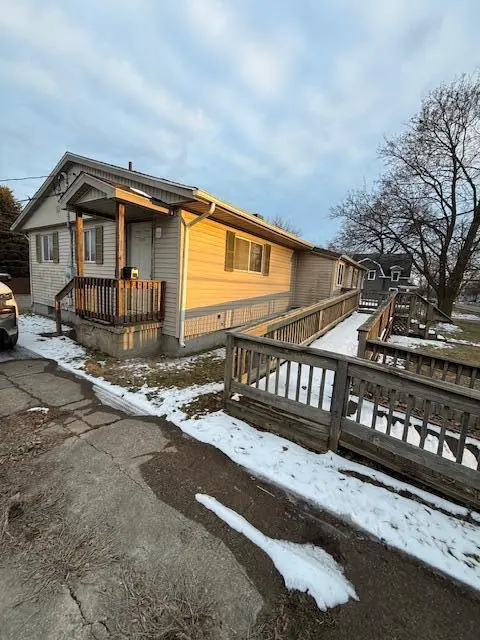 1302 N Eaton ST, Albion City, MI 49224