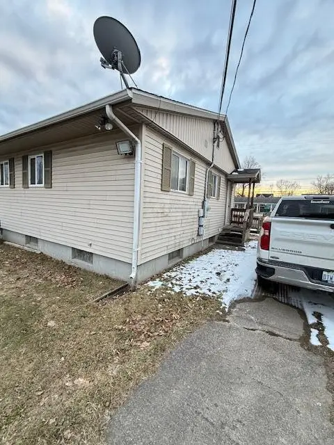 1302 N Eaton ST, Albion City, MI 49224