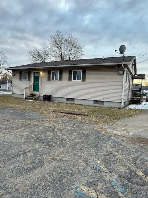 1302 N Eaton ST, Albion City, MI 49224