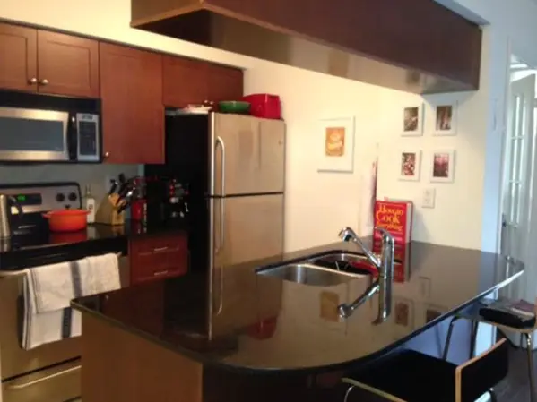 60 St Clair AVE W #804, Toronto C02, ON M4V 1M1