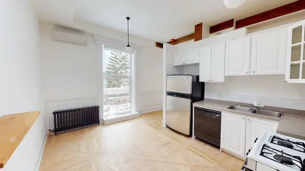 1152 Gerrard ST E #213, Toronto E01, ON M4L 1Y2