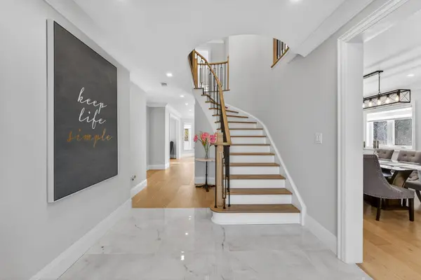 372 Crofters RD, Vaughan, ON L4L 8Y3