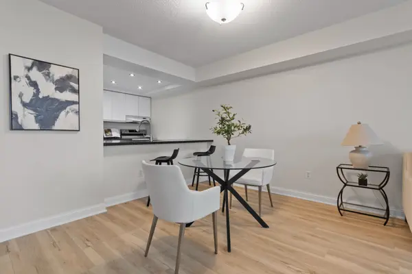 24 Hanover RD S #2106, Brampton, ON L6S 5K8