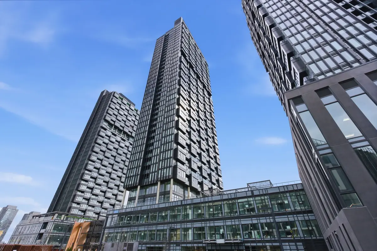 1 Quarrington LN #2105, Toronto C13, ON M3C 0S4