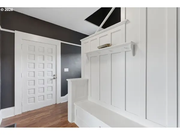 8243 NE HASSALO ST, Portland, OR 97220