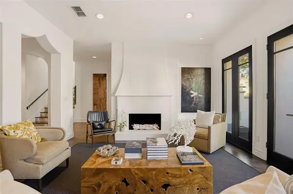 2617 Museum Way, Fort Worth, TX 76107