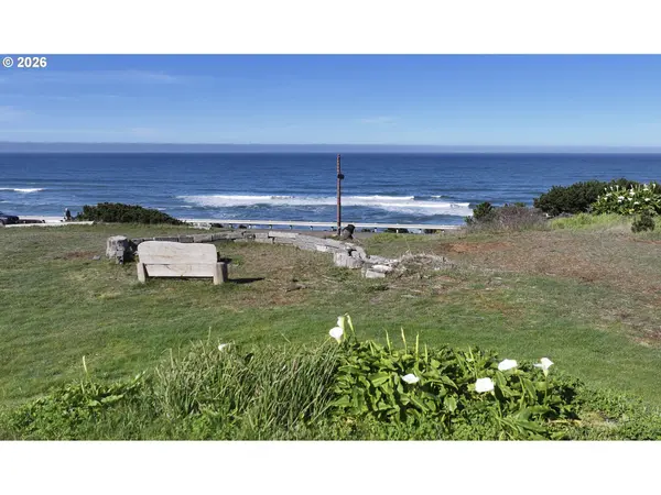 33620 OPHIR RD, Gold Beach, OR 97444