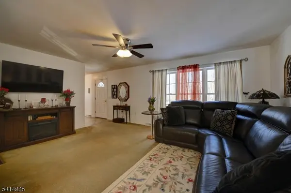 6 Hudson Ave, Jefferson Twp., NJ 07438