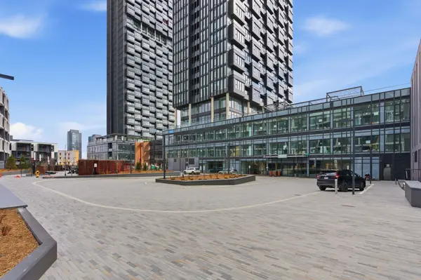 1 Quarrington LN #2105, Toronto C13, ON M3C 0S4