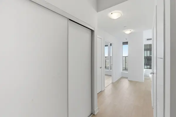 1 Quarrington LN #2105, Toronto C13, ON M3C 0S4