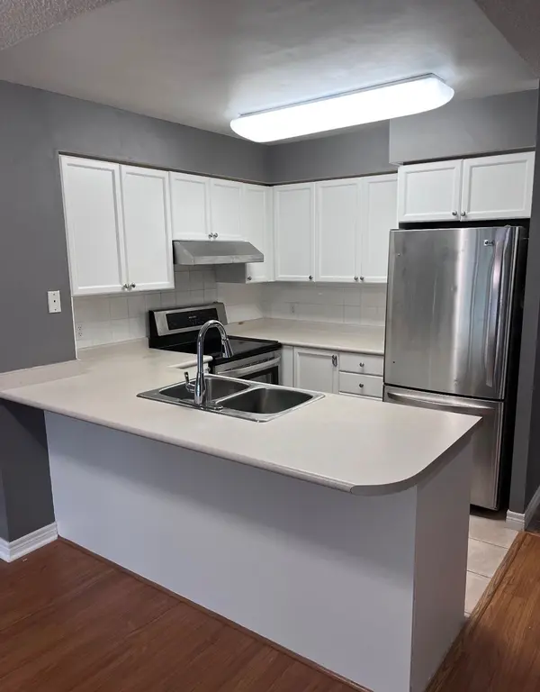 18 Parkview AVE #1615, Toronto C14, ON M2N 7H7