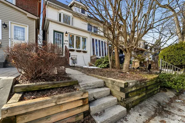 670 Rhodes AVE, Toronto E01, ON M4J 4X6