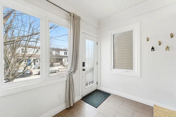 670 Rhodes AVE, Toronto E01, ON M4J 4X6