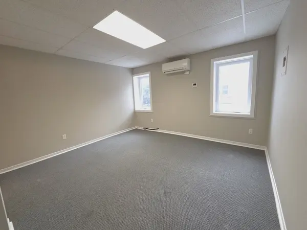 58 Queen ST W #8, Springwater, ON L0L 1P0