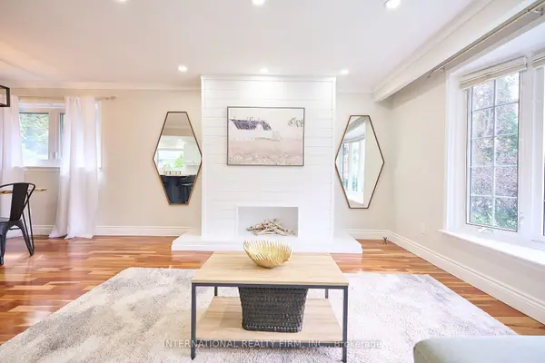 2292 Devon RD, Oakville, ON L6J 5R4