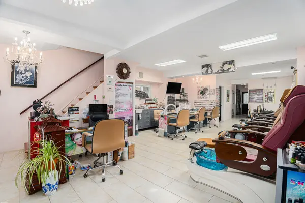 257 Parkdale AVE, West Centre Town, ON K1Y 1G1