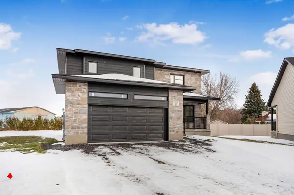 63 Chateauguay ST, Russell, ON K0A 1W0