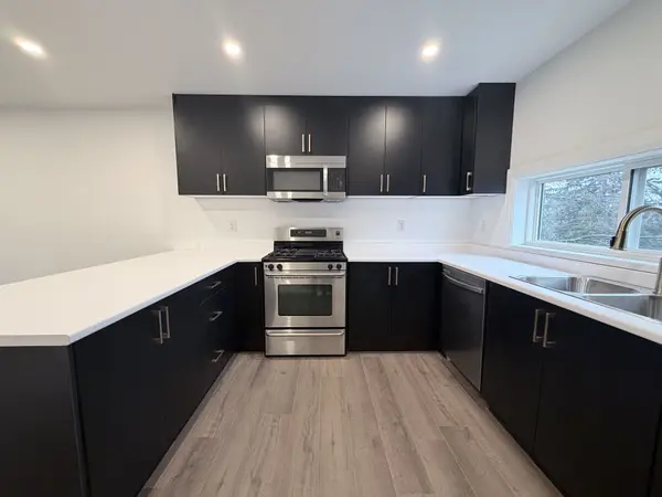 184 Ottawa ST S #Upper, Hamilton, ON L8K 2E6