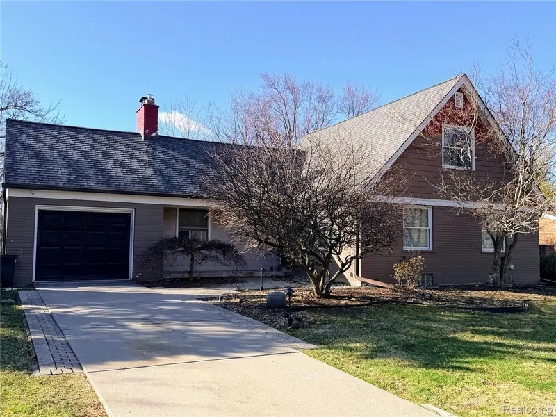1648 YORKSHIRE RD, Birmingham, MI 48009