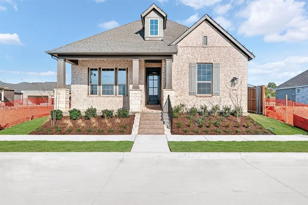 2079 Pine Grove Lane, Arlington, TX 76005