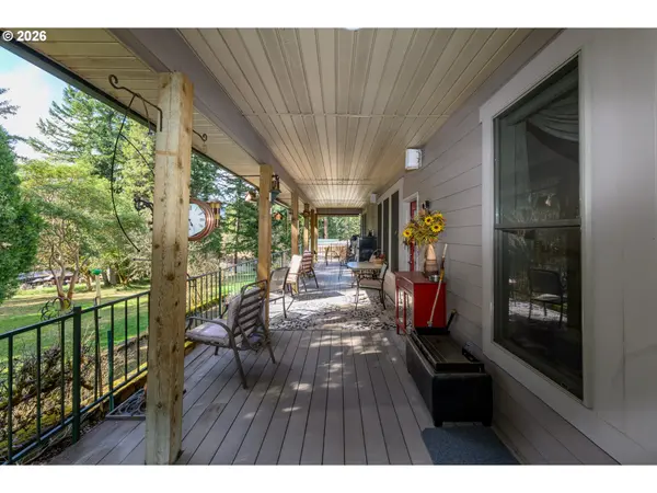 48482 E MEADOW WAY, Oakridge, OR 97463