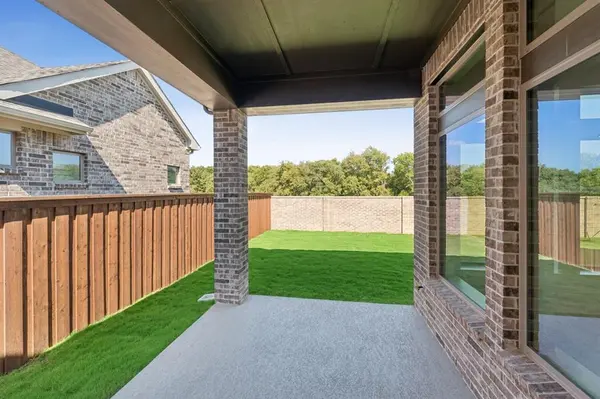 512 Long Trail, Mansfield, TX 76063