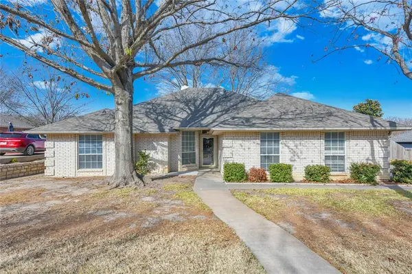 917 Jonathan Court,  Weatherford,  TX 76086